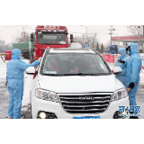风雪中坚守战“疫”一线