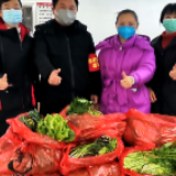 隔离病毒不隔离爱抗疫 “蔬菜哥”捐赠新鲜蔬菜