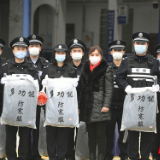 嘉禾爱心企业为抗疫一线执勤民警送温暖