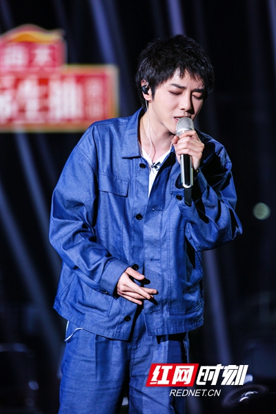 华晨宇.JPG