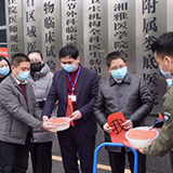 暖心又暖胃|娄底非公企业曾小厨正月十五为抗疫一线送去爱心餐