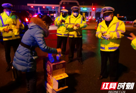 抗疫线上你我他 “一根小火柴”点亮一队人
