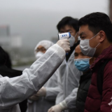 落实习近平总书记重要讲话精神丨铁腕抗疫不可懈 风物长宜放眼量