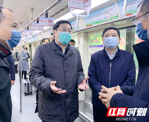 2月5日上午，省委书记杜家毫在五一广场地铁站检查防疫工作落实情况。.jpg