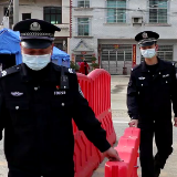 防疫路上父子兵，深夜24点互相加油鼓劲！