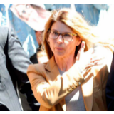 美国女星花50万美元送女儿上名校，大量造假细节公布