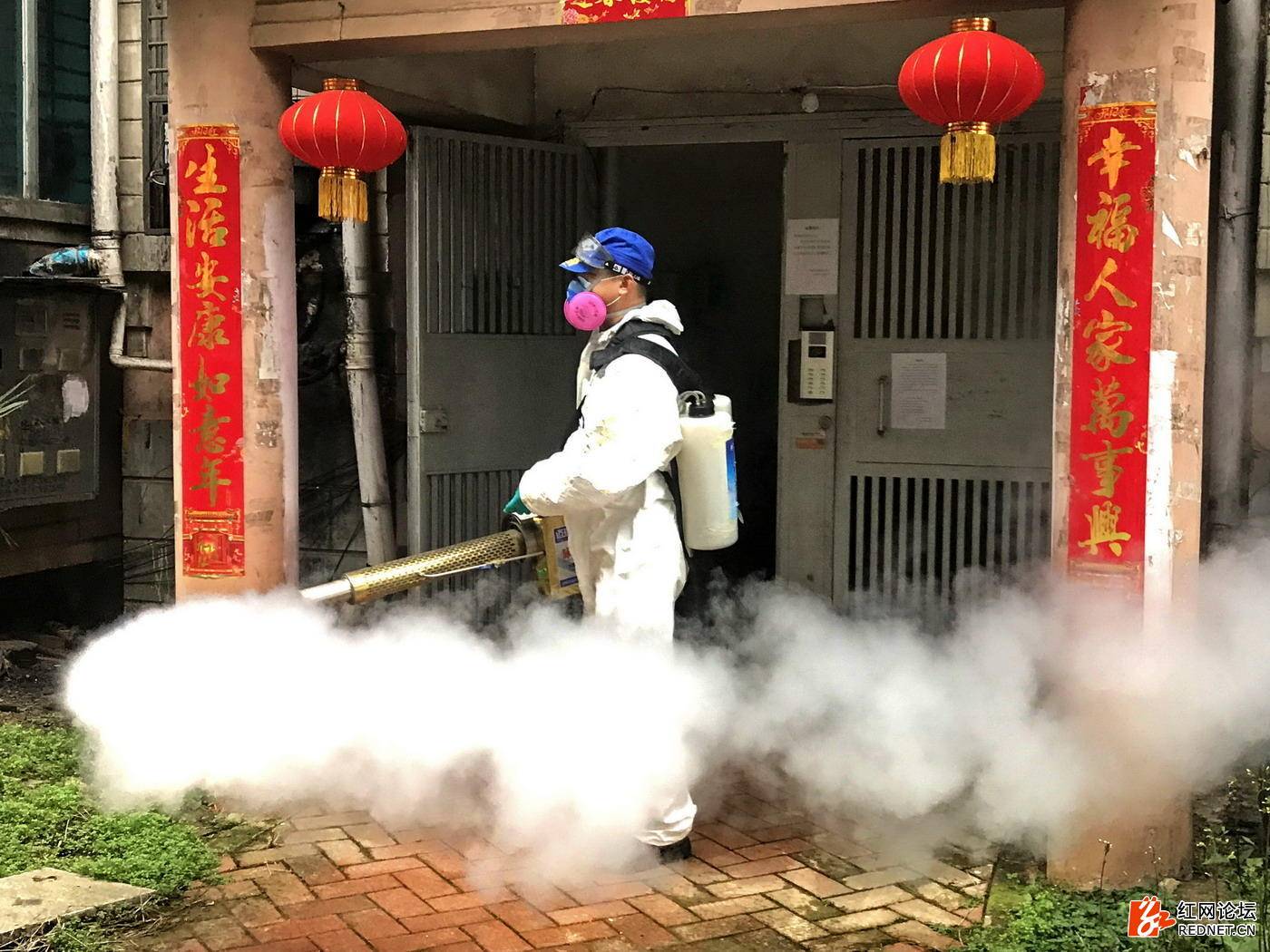 新春佳节本是合家团圆的日子，为了他们的团聚你们舍小家为大家，只身投奔抗击瘟疫的最前线。来自：红网论坛网友钱江潮