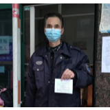 一张“通行证” 筑牢防疫墙