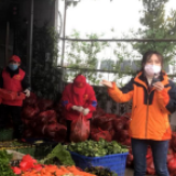 从种植基地到百姓餐桌 线上模式保障疫情期间“菜篮子”供应