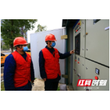 供电所长覃道周：胸前锃亮的党徽是他最美丽的名片