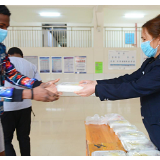 外国留学生用三国语言写信点赞“中国力量”