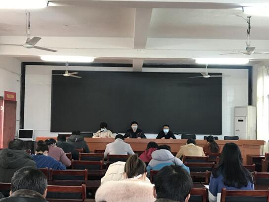 自新冠状肺炎疫情发生以来，马江镇全体干部夜以继日的奋战在防控一线，防止疫情扩散。