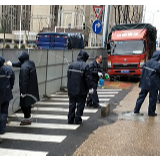 疫情+寒流 挡不住基层红袖章“暖流”