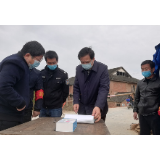 何冲龙暗访督查乡镇疫情防控工作