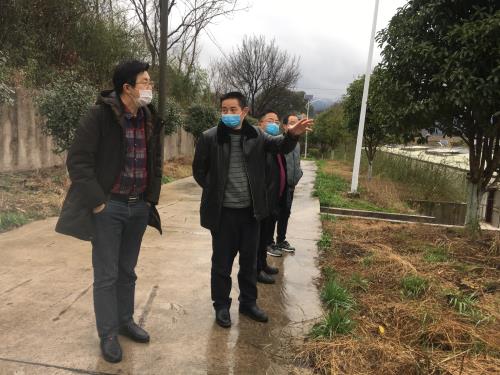 屈春林深入重点企业督查复工复产情况和疫情防控工作