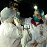 组图 | 最美战“疫”身影①：“白大褂”