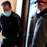 隔离不隔爱 解除隔离对象送锦旗致谢