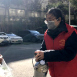 爱心汤药送到家 温情抗“疫”暖人心