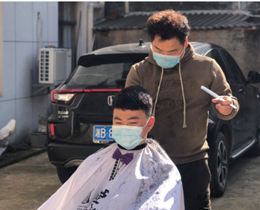  【抗击疫情在茶陵】临时理发店  解决“头等大事”