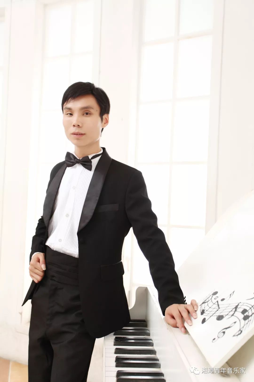 湘籍青年音乐家与华人歌唱家共同为抗疫创作歌曲你是哪朵白梅开