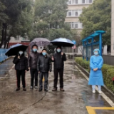 岳阳又有4人痊愈出院：“我们都愿献血去救重症患者！”