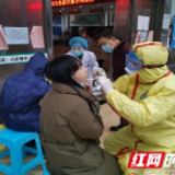 冲在一线  不惧病毒“面对面”