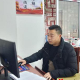 90后大学生村官李锐：一枝一叶总关情