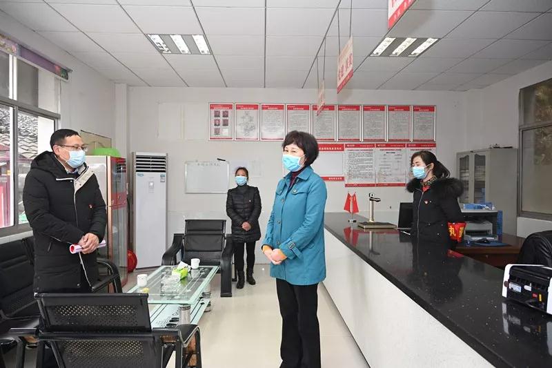 黄兰香在安化县调研时强调 打好防疫抗疫和脱贫攻坚两场战役
