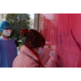 【战疫最前线】这个医院一周出院180人！72岁婆婆高歌一曲致谢白衣战士 