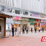 视频组图 | 长沙现“超宽距排队”！文明范再升级