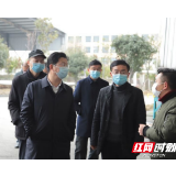 湖南城陵矶新港区：党旗飘在前，复工有引领
