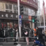 一夜间卡口全撤、小区全开，有些地方步子迈得太大