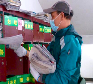 临武：服务不打烊 配送无接触
