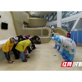 好消息!武汉江夏方舱医院首批患者出院 湖南队病区康复人数最多