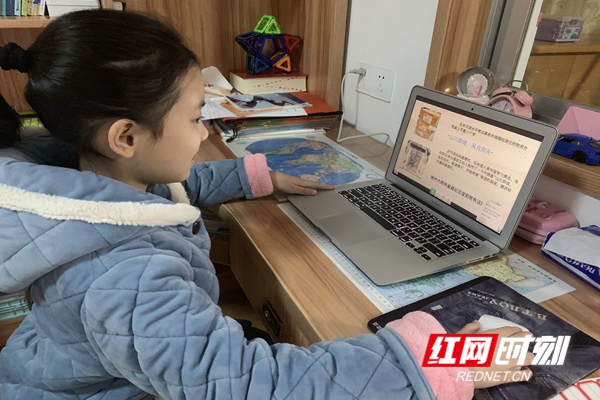 认真听课的孩子_副本_副本.jpg 认真听课的孩子_副本_副本.jpg