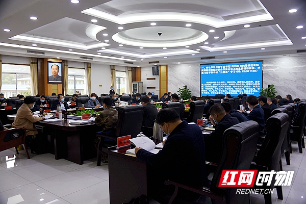 张迎春主持召开湘潭市政府第77次常务会议 