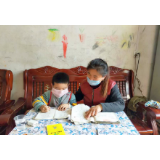 抗疫中的“儿童妈妈” 
