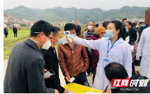 岳阳县：“口罩客”家门口忙“赶集”