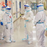 【央视快评】疫情防控不能松 发展工作要抓紧