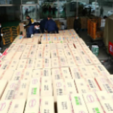 硬核支援：先送牛羊肉，再送火锅底料！