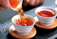 辟谣侠盟丨研究称茶能抑制新冠病毒 专家：体外试验有效不等于喝茶有效