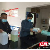 大通湖区：为联点村送防疫物资 将疫情防控和脱贫攻坚有机结合