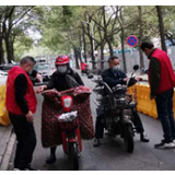 人老党性不老，70岁党员风雨无阻战疫情