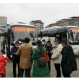 洞口县：“返岗专车”护送农民工 出家门即上车门
