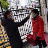 旗帜飘扬 雷锋精神在战“疫”中闪光