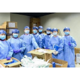 致敬战“疫”中的“巾帼红”