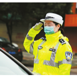 她们，在前线坚守在后方助力