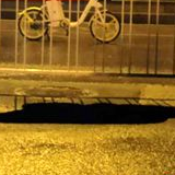 长沙雨花区桂花路路面出现塌孔 官方：不影响地铁施工