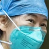 央视快评丨向抗击疫情的巾帼英雄们致敬