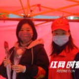 南县：380朵玫瑰赠送抗疫一线女战士